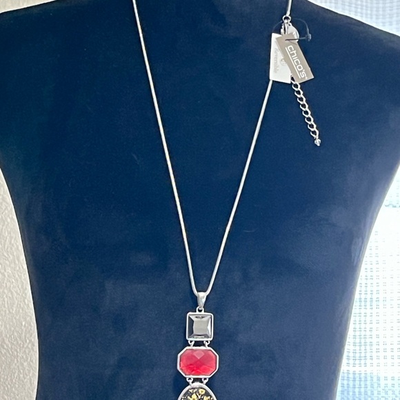 Stunning CHICO’S Reversible 3 Pendant Statement Necklace - NWT’s - Picture 9 of 10